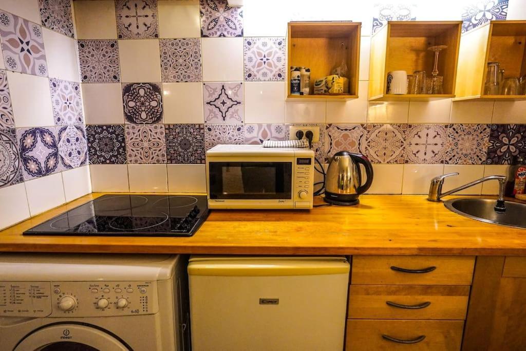 Cozy Studio In The Heart Of Париж Екстериор снимка